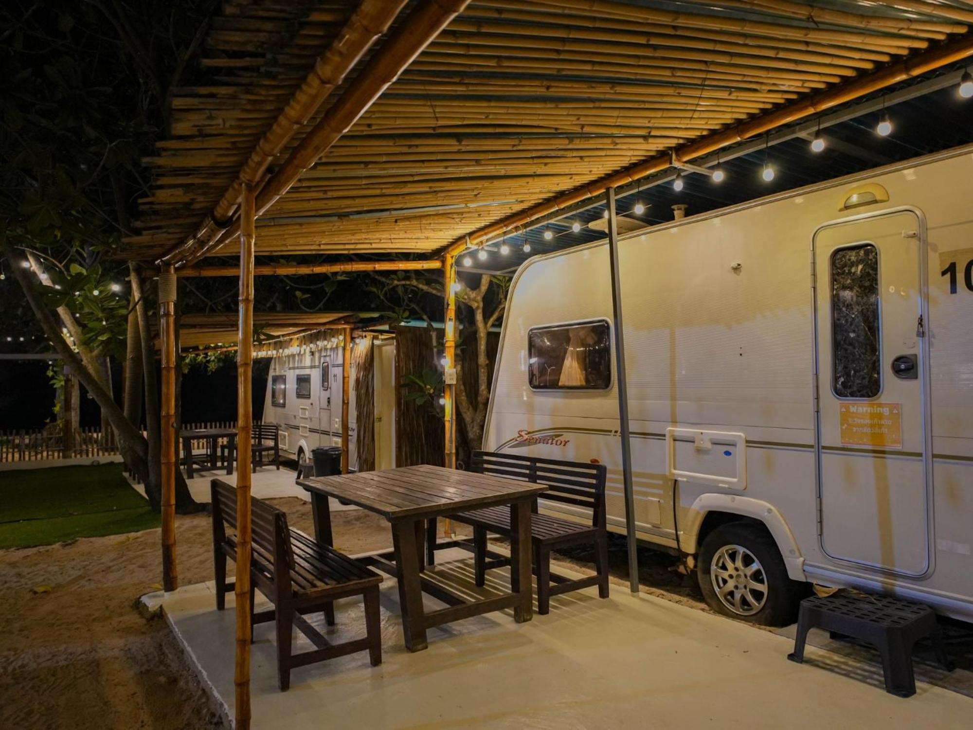 Beach House Camp Na Chom Thian Exterior foto